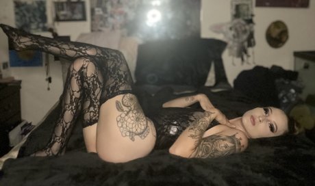 Naakte gelekte OnlyFans-foto van Queen