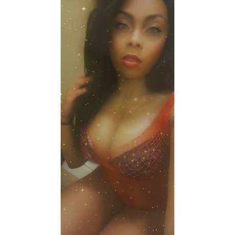 Naakte gelekte OnlyFans-foto van Malaysia