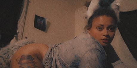Naakte gelekte OnlyFans-foto van Kitten