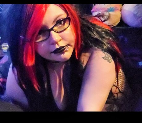 Naakte gelekte OnlyFans-foto van Queenicebitch