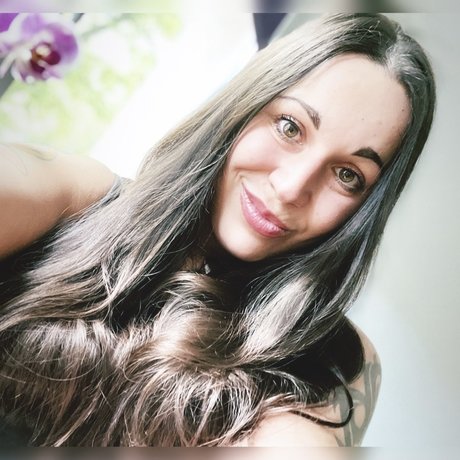 Naakte gelekte OnlyFans-foto van Darklioness90