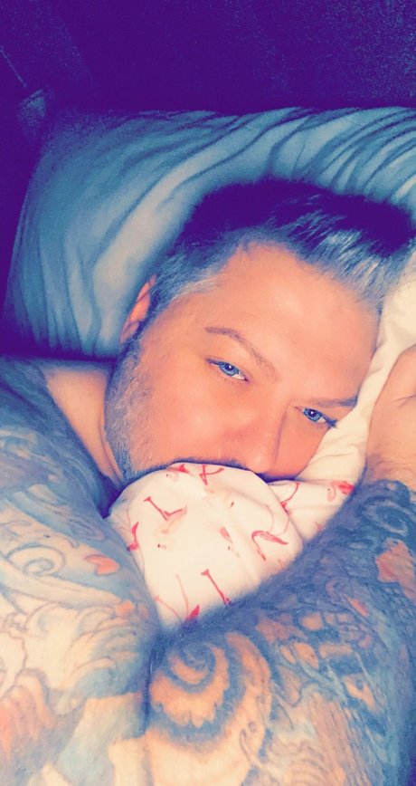 Naakte gelekte OnlyFans-foto van Donnieg13