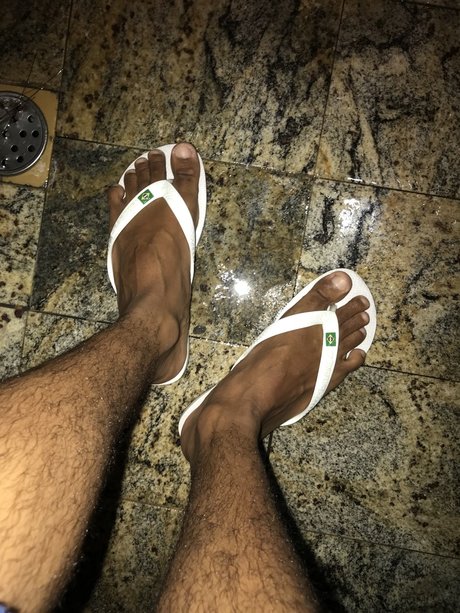 Naakte gelekte OnlyFans-foto van Kaulitz