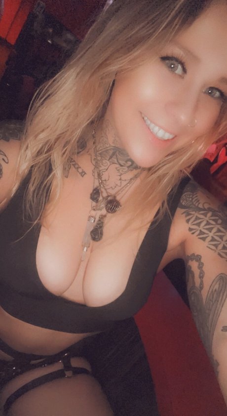 Naakte gelekte OnlyFans-foto van Ducatibaee716