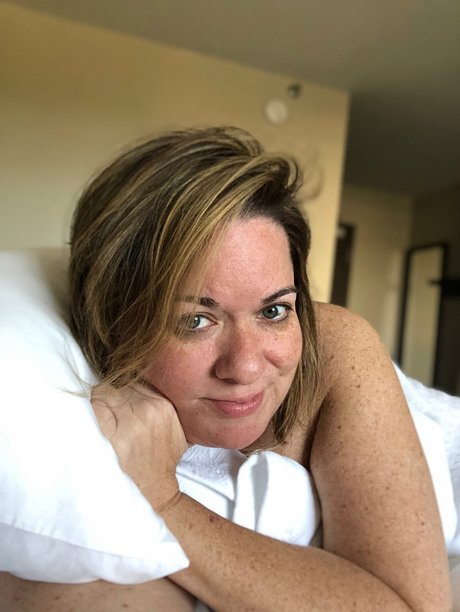 Naakte gelekte OnlyFans-foto van Duchess Elena