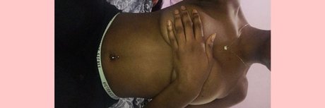 Naakte gelekte OnlyFans-foto van Desire Dezire