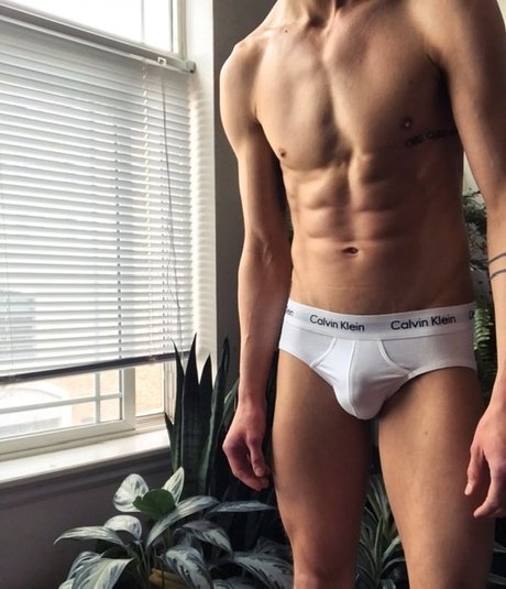 Naakte gelekte OnlyFans-foto van Salty Twunk