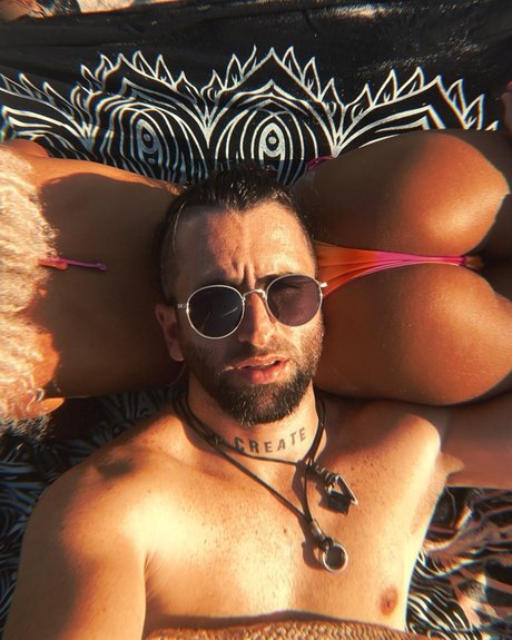 Naakte gelekte OnlyFans-foto van Darian 