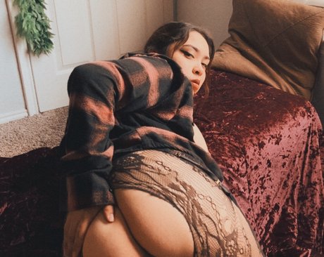 Naakte gelekte OnlyFans-foto van Dess
