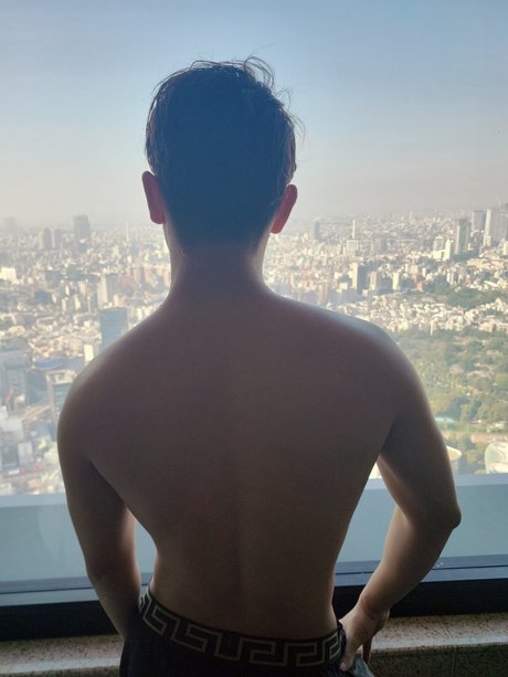 Naakte gelekte OnlyFans-foto van Raisei