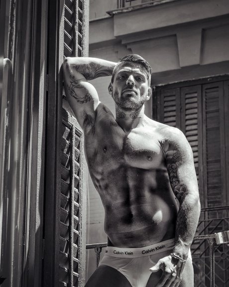 Naakte gelekte OnlyFans-foto van Rafael Spain Xxl 