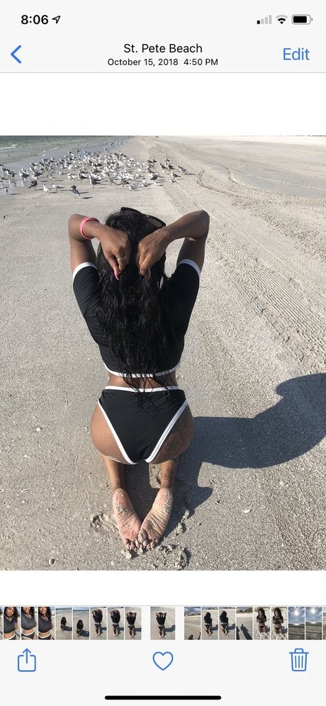 Naakte gelekte OnlyFans-foto van Rachel Raxxx Vault