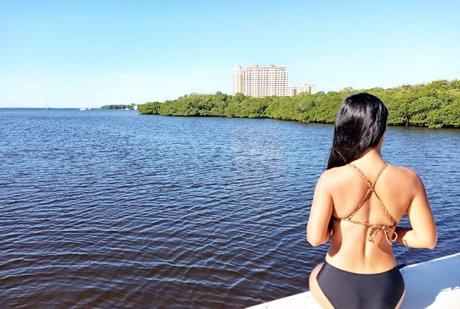 Naakte gelekte OnlyFans-foto van Rachel