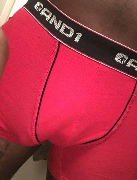 Naakte gelekte OnlyFans-foto van Mr J Nasty