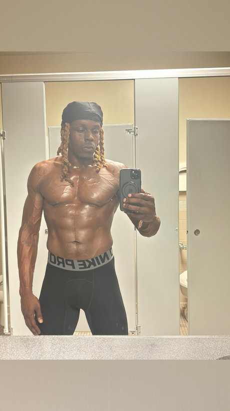 Naakte gelekte OnlyFans-foto van Heavyxdee