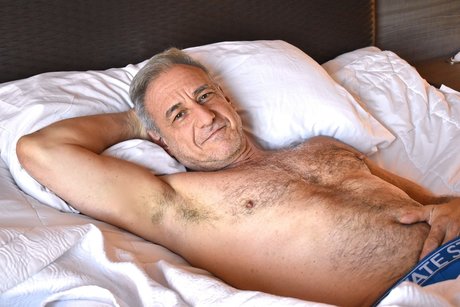 Naakte gelekte OnlyFans-foto van David Pevsner