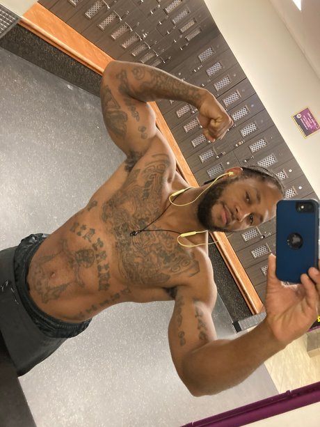 Naakte gelekte OnlyFans-foto van Dreams Made Manifest