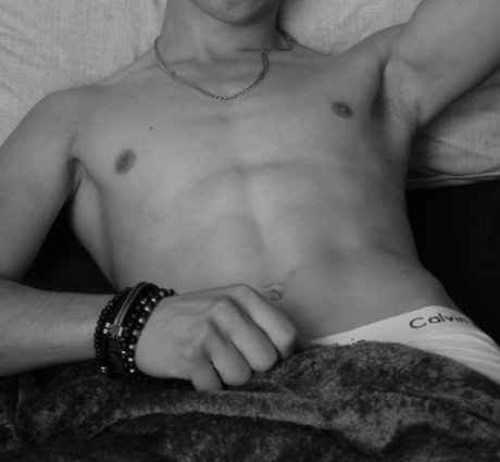 Naakte gelekte OnlyFans-foto van Dudmenn