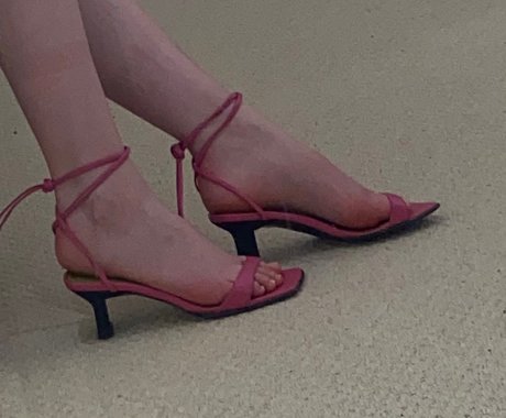 Naakte gelekte OnlyFans-foto van Feet Pics 