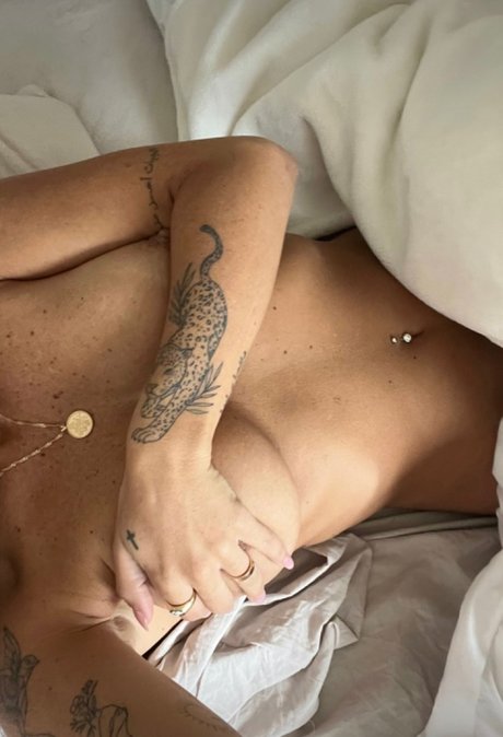 Naakte gelekte OnlyFans-foto van Duchess