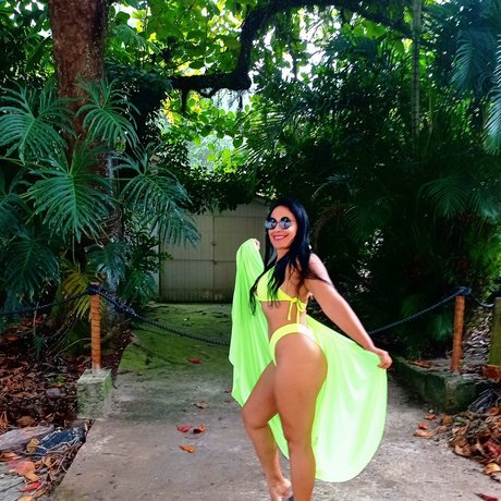 Naakte gelekte OnlyFans-foto van Brunna Fernanda