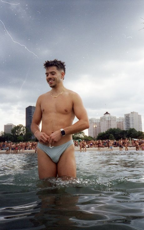 Naakte gelekte OnlyFans-foto van Evan Knoxx