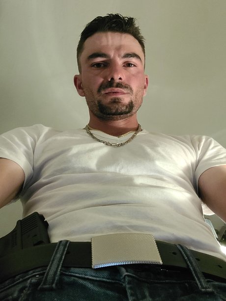 Naakte gelekte OnlyFans-foto van Darkcowboy