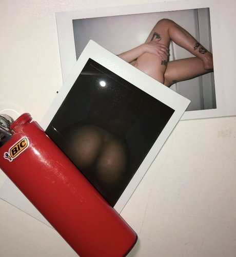 Naakte gelekte OnlyFans-foto van Donovan