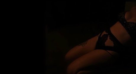 Naakte gelekte OnlyFans-foto van Raz