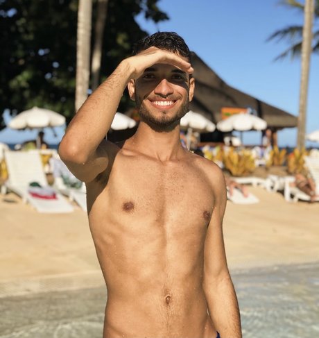 Naakte gelekte OnlyFans-foto van Haziel Dias 