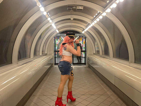Naakte gelekte OnlyFans-foto van Rayondisplay