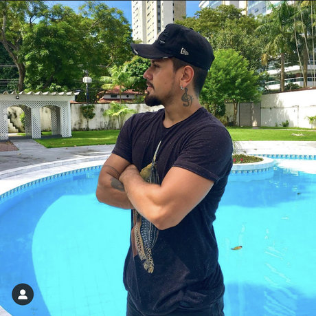 Naakte gelekte OnlyFans-foto van Raylan Marques