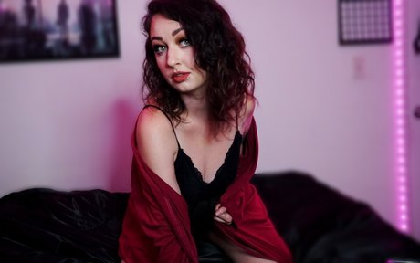 Naakte gelekte OnlyFans-foto van Raven