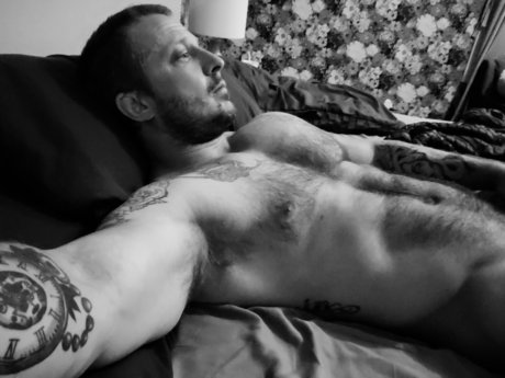 Naakte gelekte OnlyFans-foto van Zane