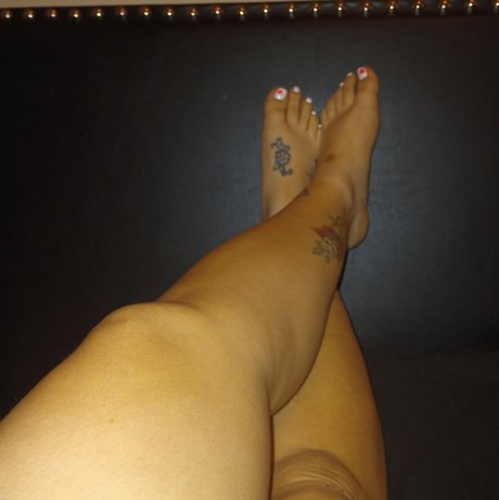 Naakte gelekte OnlyFans-foto van Ravenlee2488