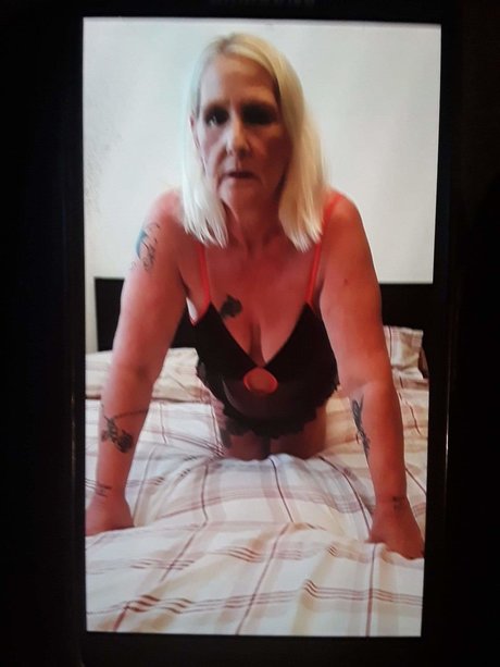 Naakte gelekte OnlyFans-foto van Amanda
