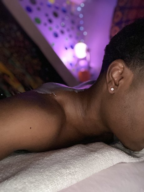 Naakte gelekte OnlyFans-foto van Raninthatpussy