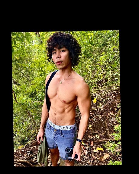 Naakte gelekte OnlyFans-foto van Rhum808