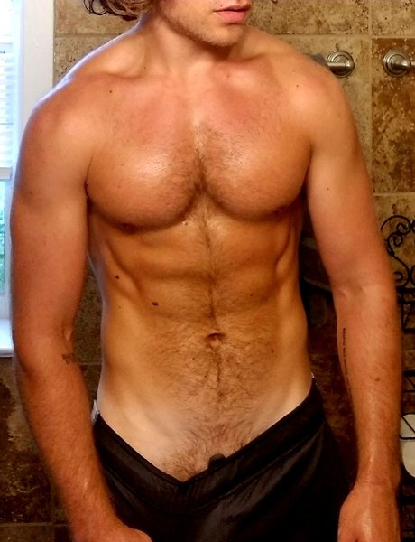 Naakte gelekte OnlyFans-foto van Reyce Lasalle