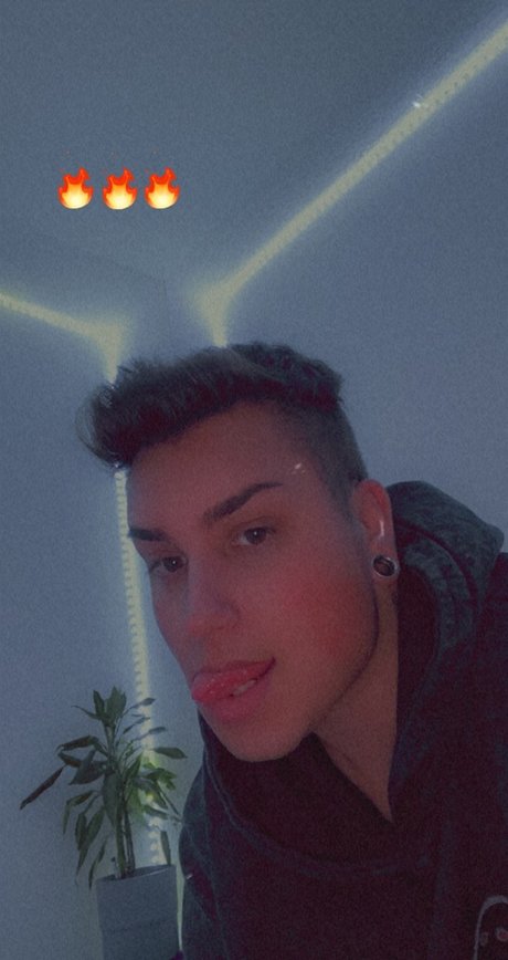 Naakte gelekte OnlyFans-foto van Yourboyorlando