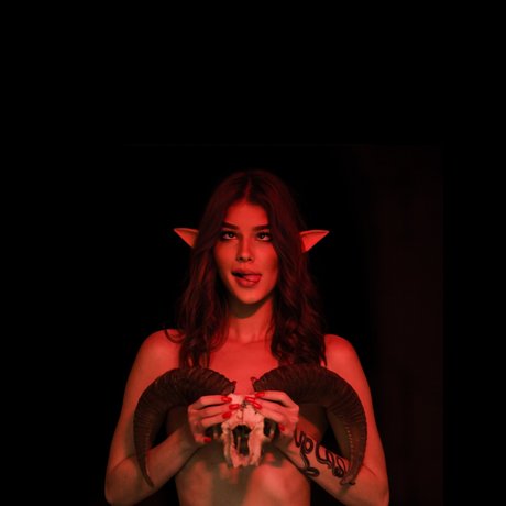 Naakte gelekte OnlyFans-foto van Rekadora