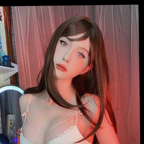 Naakte gelekte OnlyFans-foto van Reina