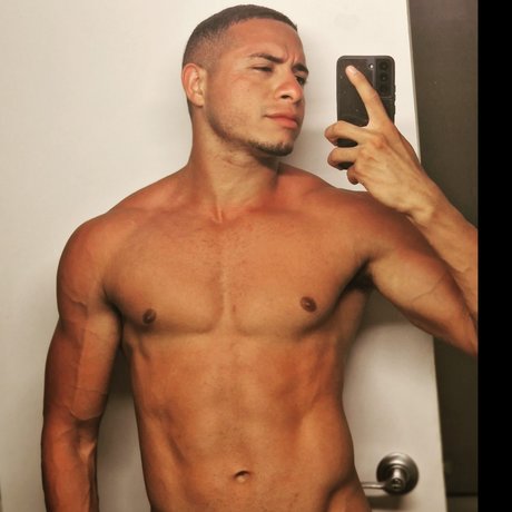 Naakte gelekte OnlyFans-foto van Reikxxl