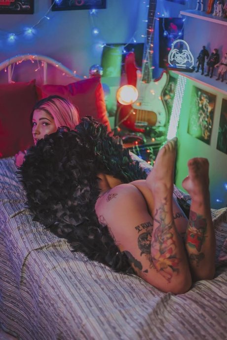 Naakte gelekte OnlyFans-foto van Waifumeow Free