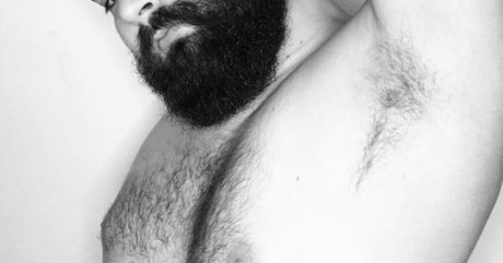 Naakte gelekte OnlyFans-foto van Gayjay36