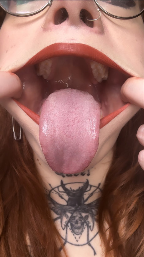 Naakte gelekte OnlyFans-foto van Rosa Limonata
