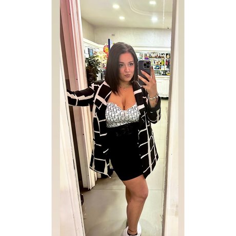 Naakte gelekte OnlyFans-foto van Rosa
