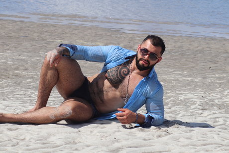 Naakte gelekte OnlyFans-foto van Rogger