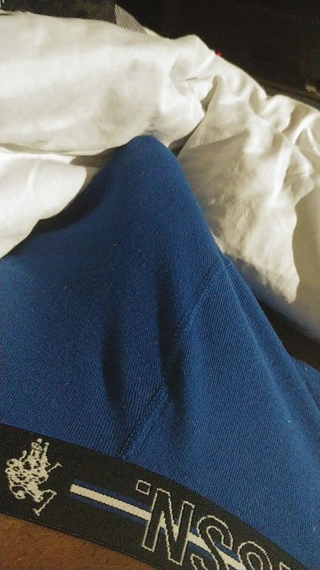 Naakte gelekte OnlyFans-foto van Robo