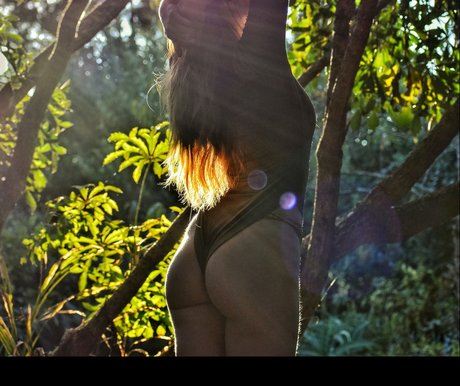 Naakte gelekte OnlyFans-foto van River Ampamp Co 